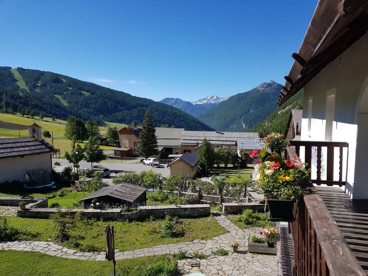 La Girandole Chambre D'Hotes Et Location D'Appartement Arvieux Kültér fotó